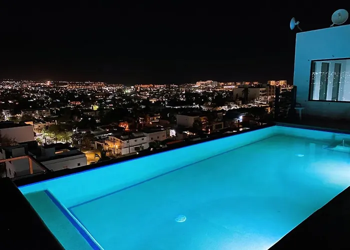 Ocaso Haus - King Penthouse Retreat Apartment